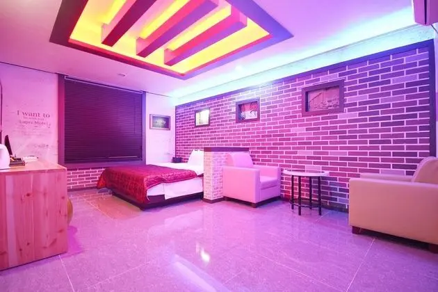 Oda (Semi deluxe room (net Netflix availab)