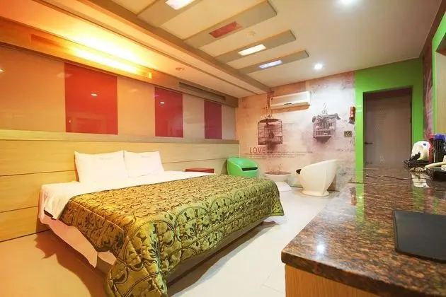 Oda (Semi deluxe room (net Netflix availab)