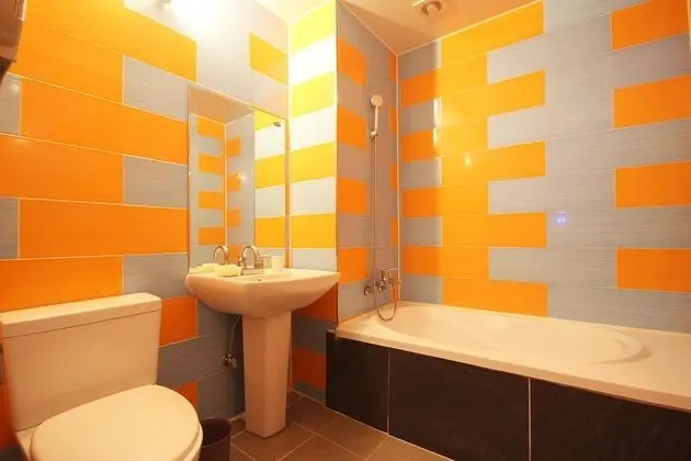 Oda (Semi deluxe room (net Netflix availab)