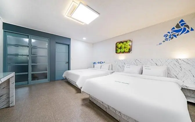 Oda (Deluxe (Double Single Ondol/Two Room))