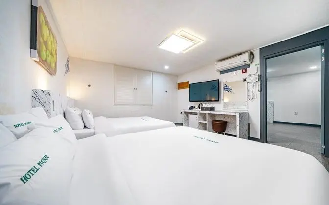 Oda (Deluxe (Double Single Ondol/Two Room))