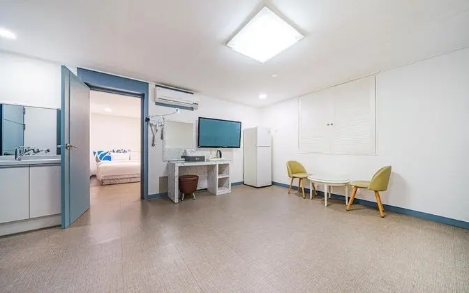 Oda (Deluxe (Double Single Ondol/Two Room))