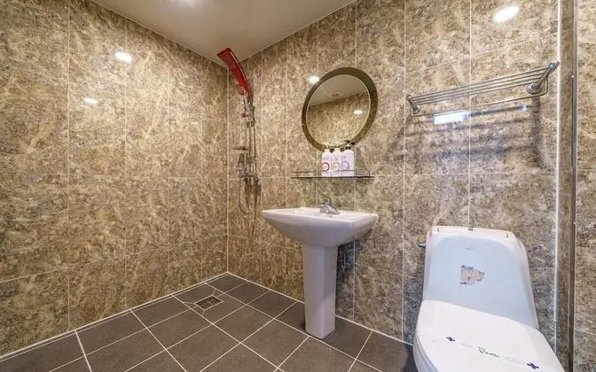 Oda (Deluxe (Double Single Ondol/Two Room))