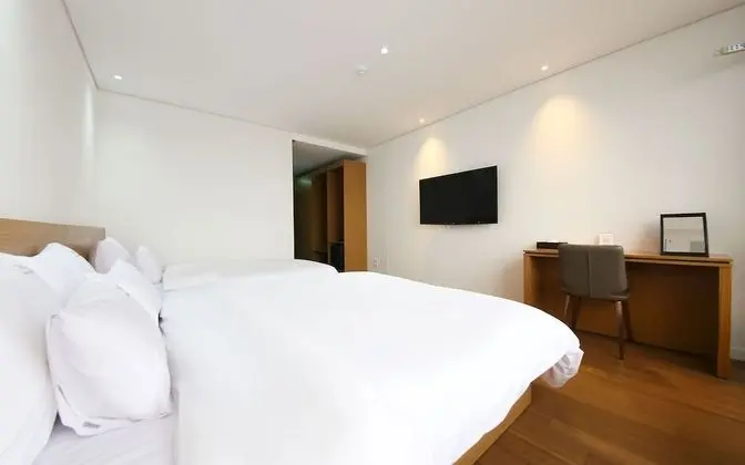 Oda (Deluxe Twin (Free Netflix cable car d)