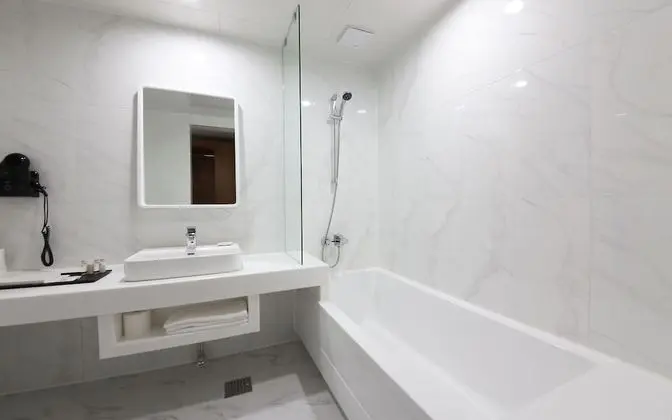 Oda (Deluxe Twin (Free Netflix cable car d)