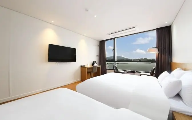 Oda (Deluxe Twin (Free Netflix cable car d)