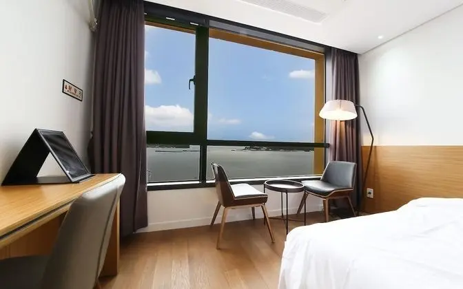 Oda (Deluxe Twin (Free Netflix cable car d)