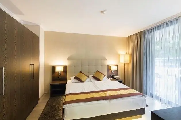 Business Süit, 1 Yatak Odası, Veranda, Park Manzaralı
