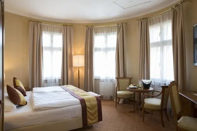 Superior Tek Büyük Yataklı Oda, 1 Yatak Odası, Dağ Manzaralı, Kule