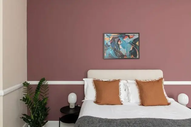One Bedroom Apartment Plus