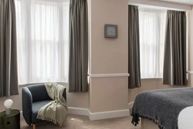 One Bedroom Apartment Plus