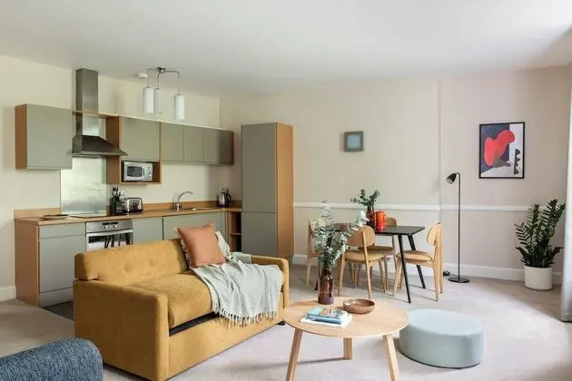 One Bedroom Apartment Plus