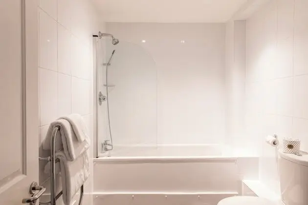 One Bedroom Apartment Plus