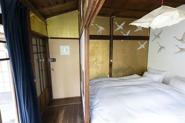 Basic Tek Büyük veya İki Ayrı Yataklı Oda, Ortak Banyo