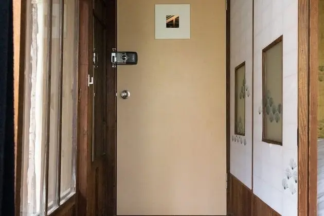 Basic Tek Büyük veya İki Ayrı Yataklı Oda, Ortak Banyo