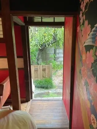 Standard Tek Büyük Yataklı Oda, Ortak Banyo (Flowers)