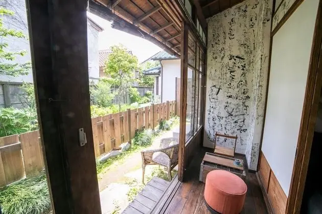 Tek Büyük Yataklı Oda, Ortak Banyo (Moon)