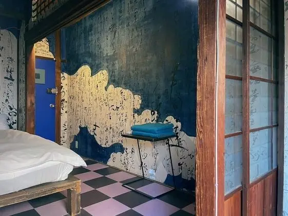 Tek Büyük Yataklı Oda, Ortak Banyo (Moon)