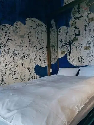 Tek Büyük Yataklı Oda, Ortak Banyo (Moon)