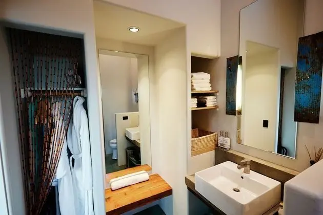 Luxury Oda