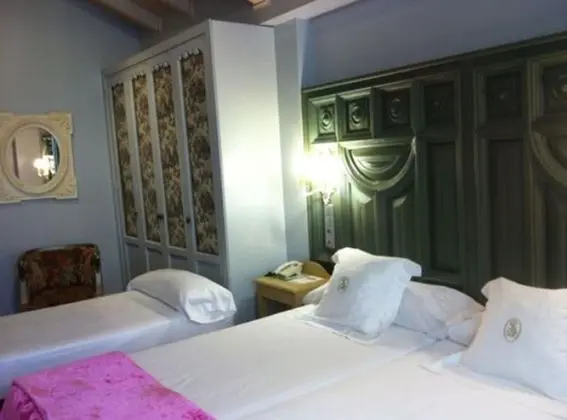 Üç Kişilik Oda, Şehir Manzaralı