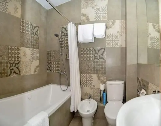Standard Tek Büyük Yataklı Oda