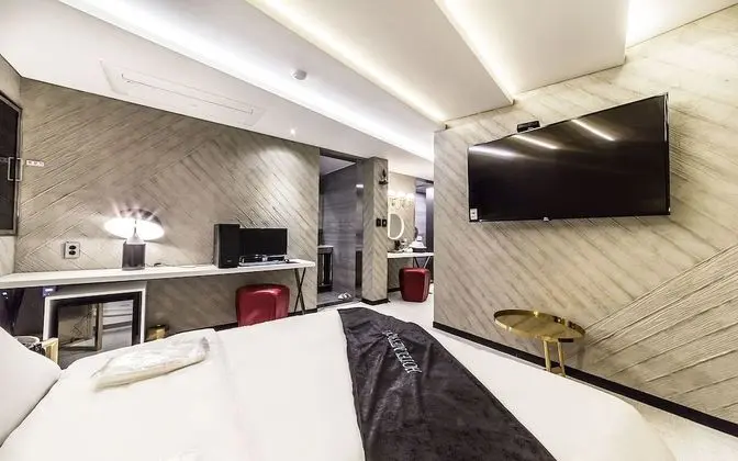 Oda (VIP (large whirlpool LG Styler/Netfli)