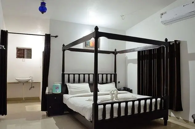 Deluxe Tek Büyük Yataklı Oda, 1 En Büyük (King) Boy Yatak, Havuz Manzaralı