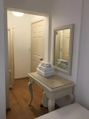 Aile Odası, Bahçe Manzaralı