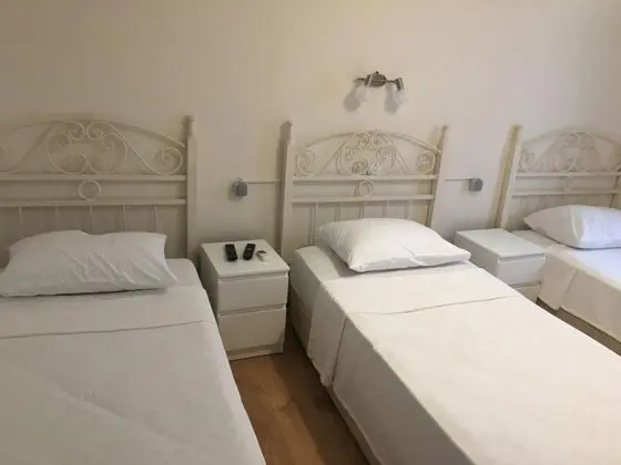 Aile Odası, Bahçe Manzaralı