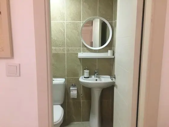 Çift Kişilik, Avlu Manzaralı