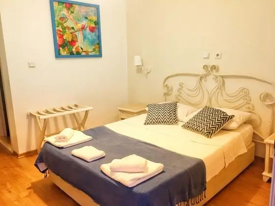 Çift Kişilik, Avlu Manzaralı