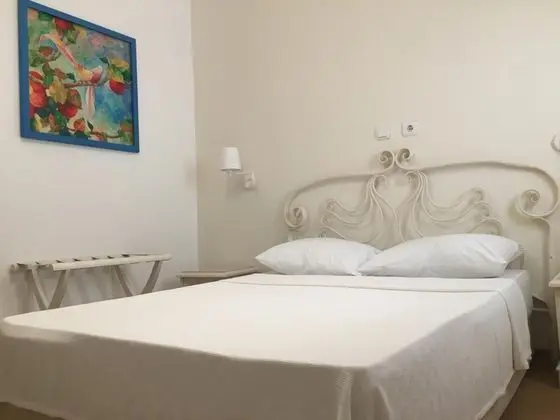 Çift Kişilik, Avlu Manzaralı