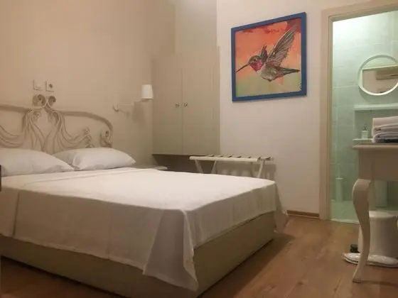Çift Kişilik, Avlu Manzaralı