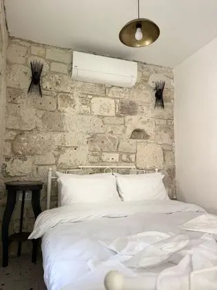 Standart Geniş Oda, Bahçe veya Sokak Manzaralı, Bahçe Katı