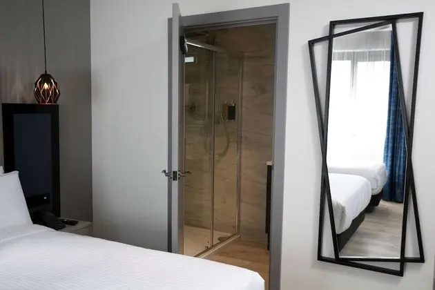 Standard Oda, 1 Çift Kişilik Yatak, Sigara İçilmez (Shower Only)