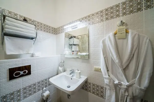 Standard Tek Büyük Yataklı Oda