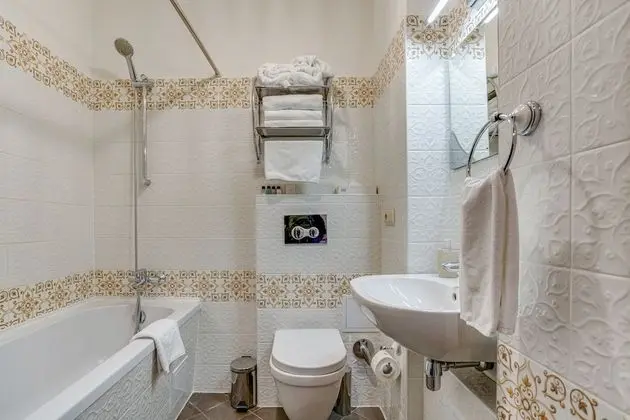 Standard Tek Büyük Yataklı Oda