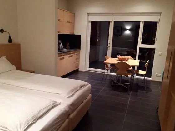 Stüdyo, Sıcak Su Havuzu