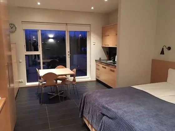 Stüdyo, Sıcak Su Havuzu