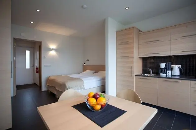 Stüdyo, Sıcak Su Havuzu