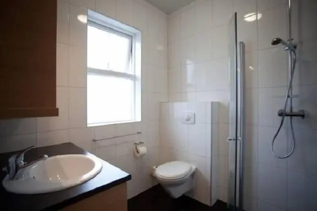 Stüdyo, Sıcak Su Havuzu