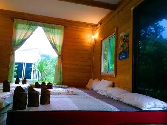 Basic Bungalow for 10 People