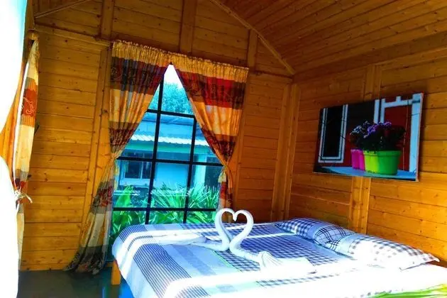 Bungalow with Garden View