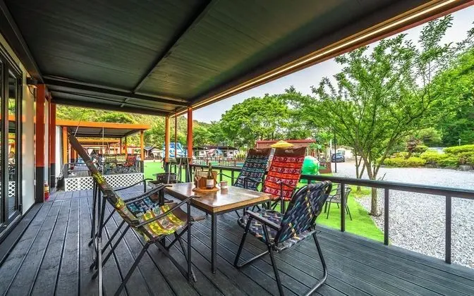 Oda (Premium folding door caravan)