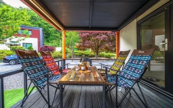 Oda (Premium folding door caravan)