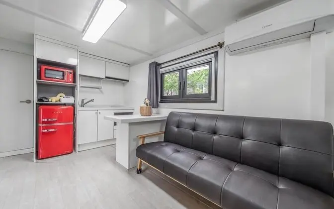 Oda (Premium folding door caravan)