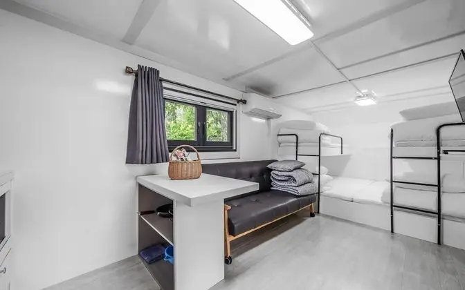 Oda (Premium folding door caravan)