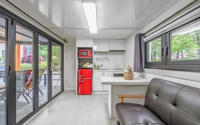 Oda (Premium folding door caravan)