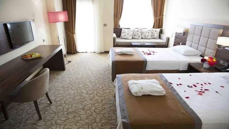 Triple, Şehir Manzaralı